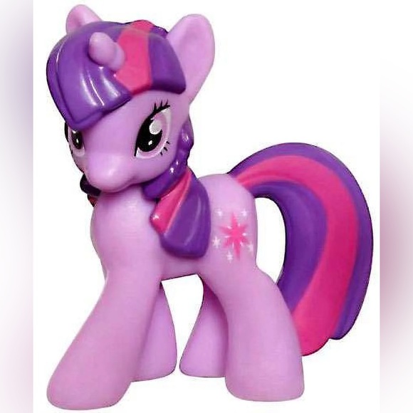 Hasbro Other - 4 ponies Pink, Purple, Yellow and Orange Pony Figure Set - Kids Toys